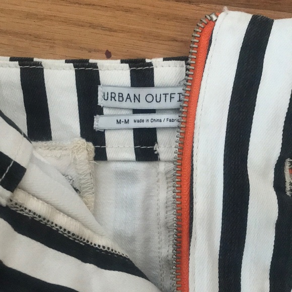 Urban Outfitters striped mini skirt - Picture 2 of 4